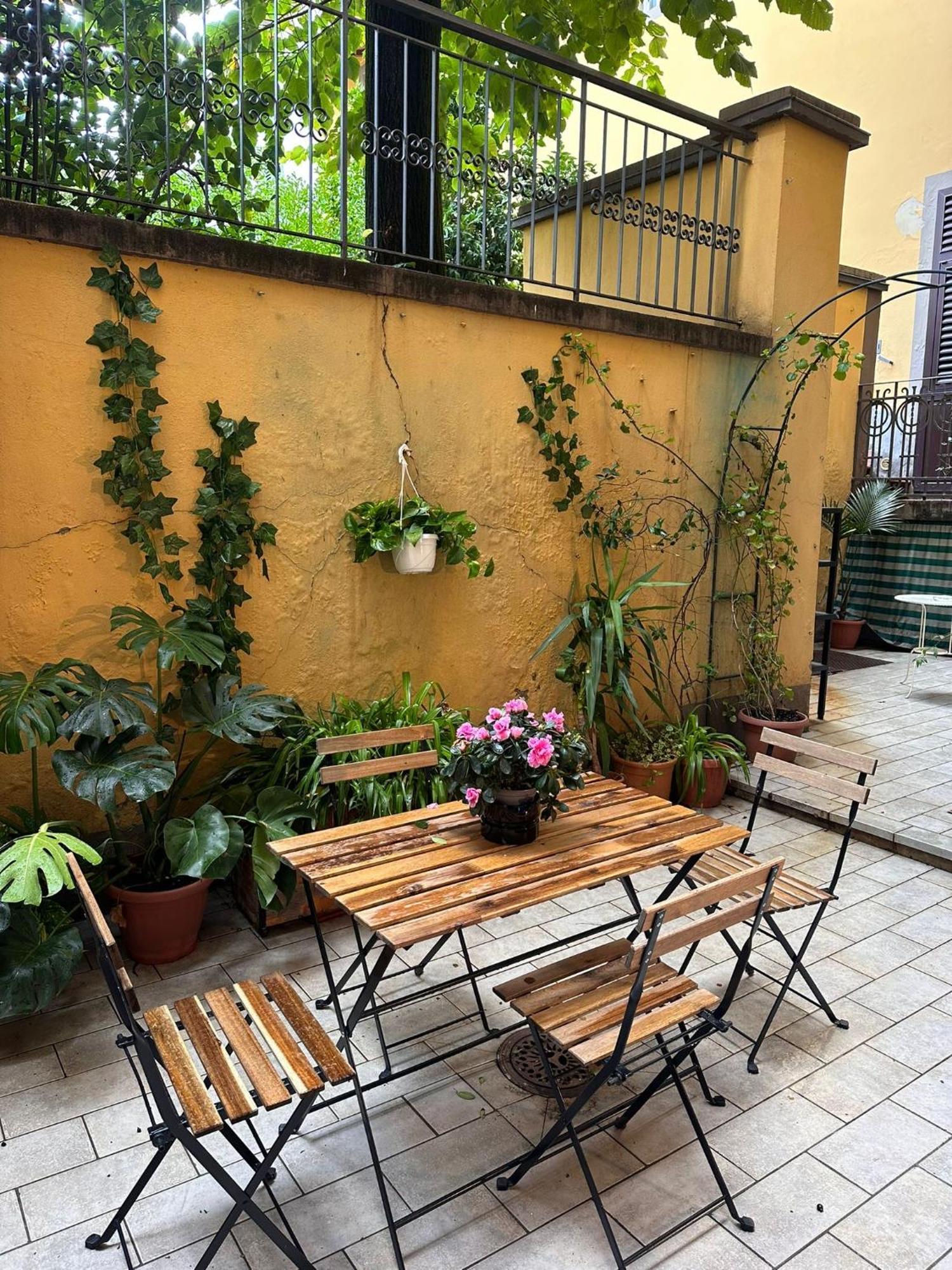 One-Bedroom Apartment With Patio Firenze Eksteriør billede